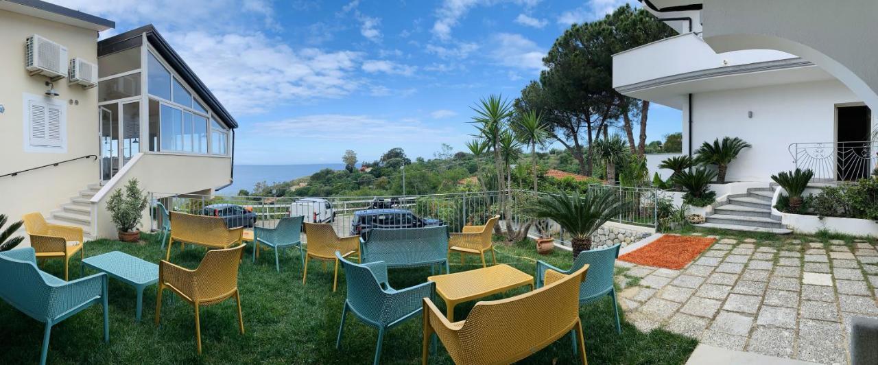 Hotel Mercurio Sul Mare - Fish Restaurant And Private Beach Капо Ватикано Екстериор снимка