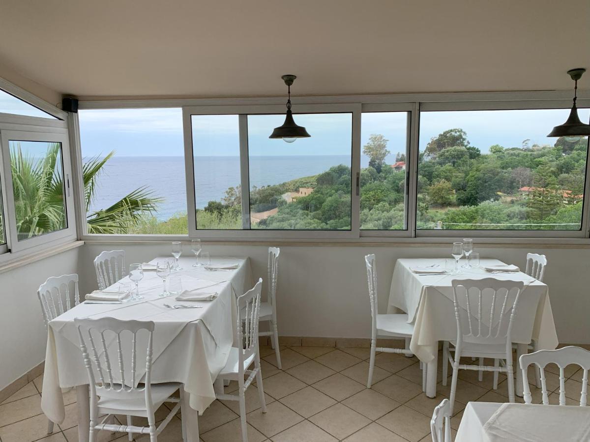 Hotel Mercurio Sul Mare - Fish Restaurant And Private Beach Капо Ватикано Екстериор снимка