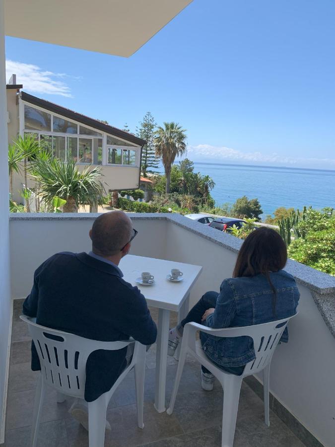 Hotel Mercurio Sul Mare - Fish Restaurant And Private Beach Капо Ватикано Екстериор снимка