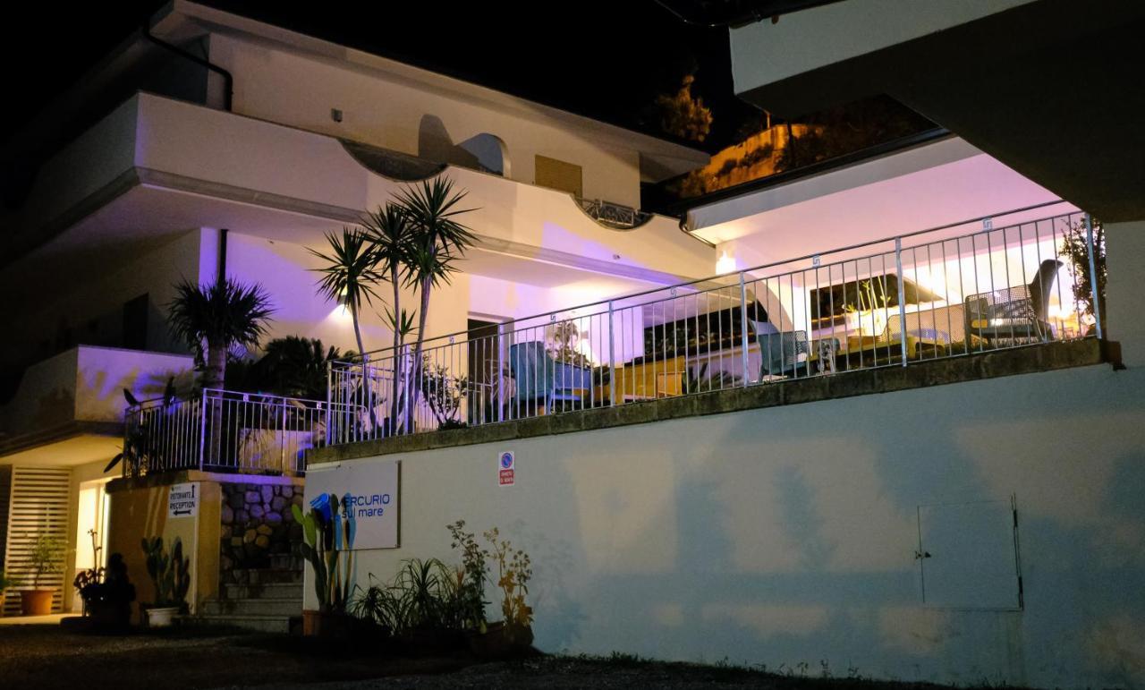 Hotel Mercurio Sul Mare - Fish Restaurant And Private Beach Капо Ватикано Екстериор снимка