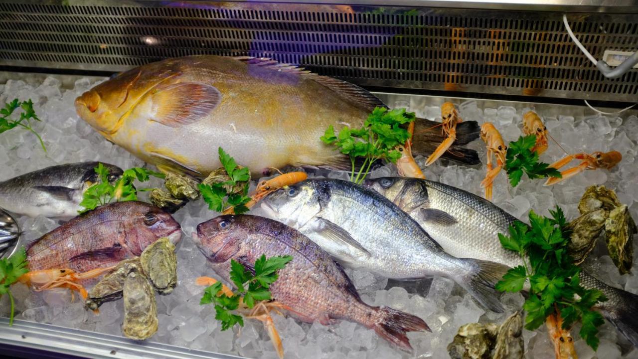Hotel Mercurio Sul Mare - Fish Restaurant And Private Beach Капо Ватикано Екстериор снимка