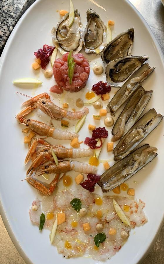 Hotel Mercurio Sul Mare - Fish Restaurant And Private Beach Капо Ватикано Екстериор снимка