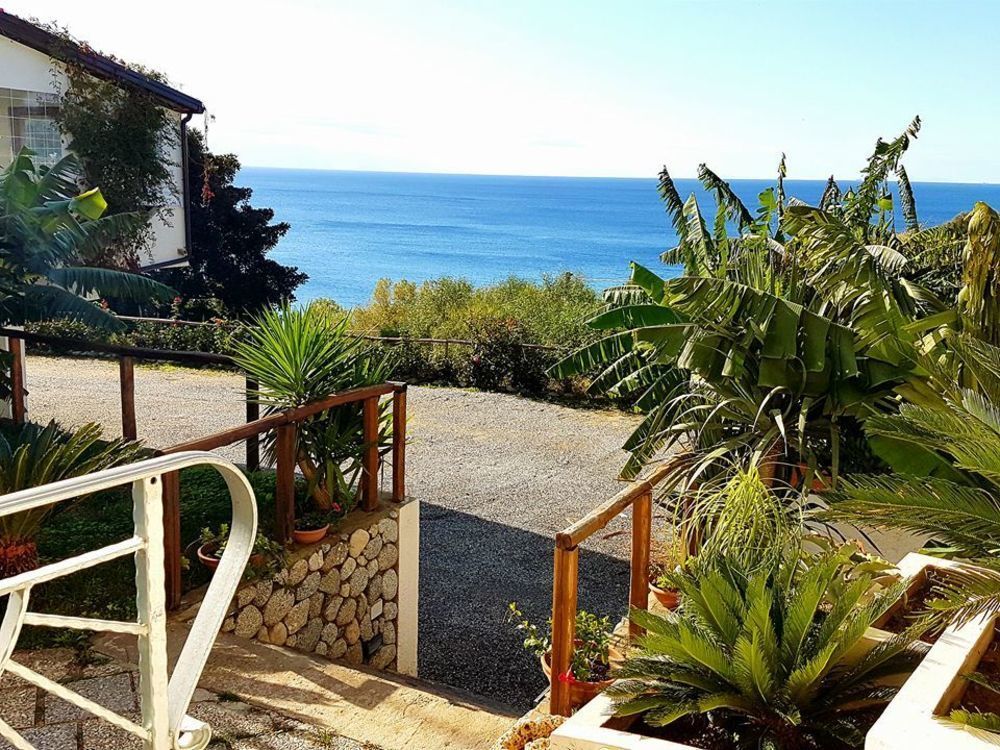 Hotel Mercurio Sul Mare - Fish Restaurant And Private Beach Капо Ватикано Екстериор снимка