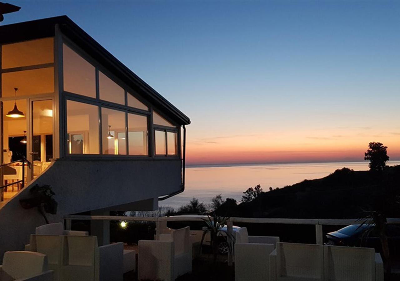 Hotel Mercurio Sul Mare - Fish Restaurant And Private Beach Капо Ватикано Екстериор снимка